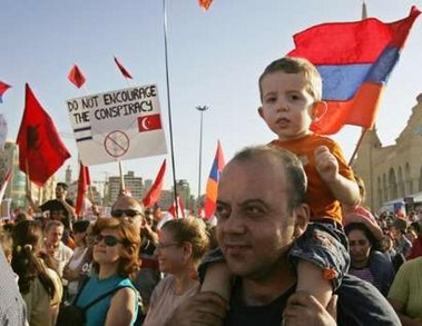 arc_Lebanese_Armenian_demonstrators.jpg