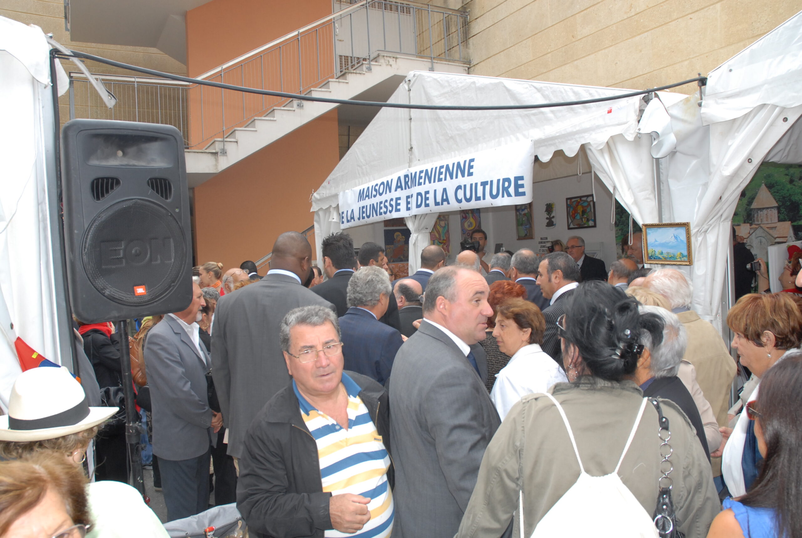 Visite des stands au Pavillon Arménie