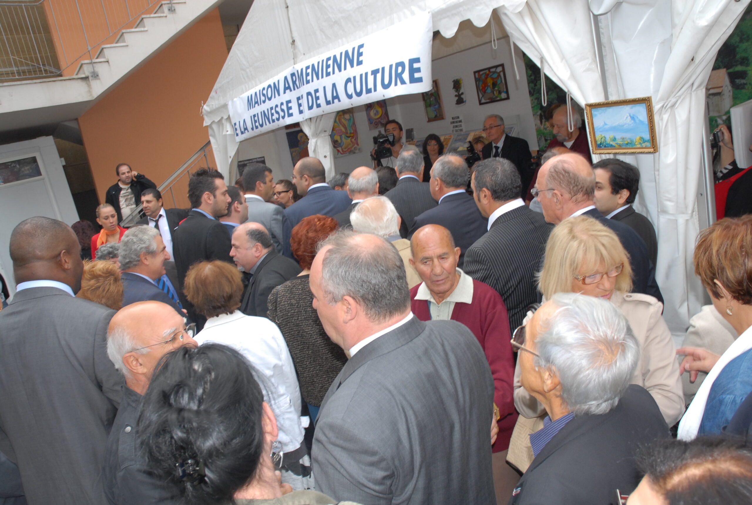 Visite des stands du Pavillon Arménie