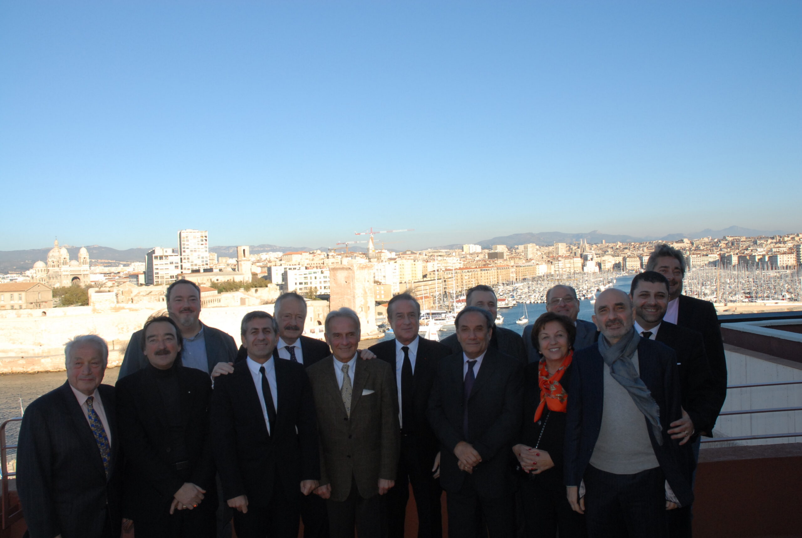 Le jury du Festival devant une vue magnifique de Marseille