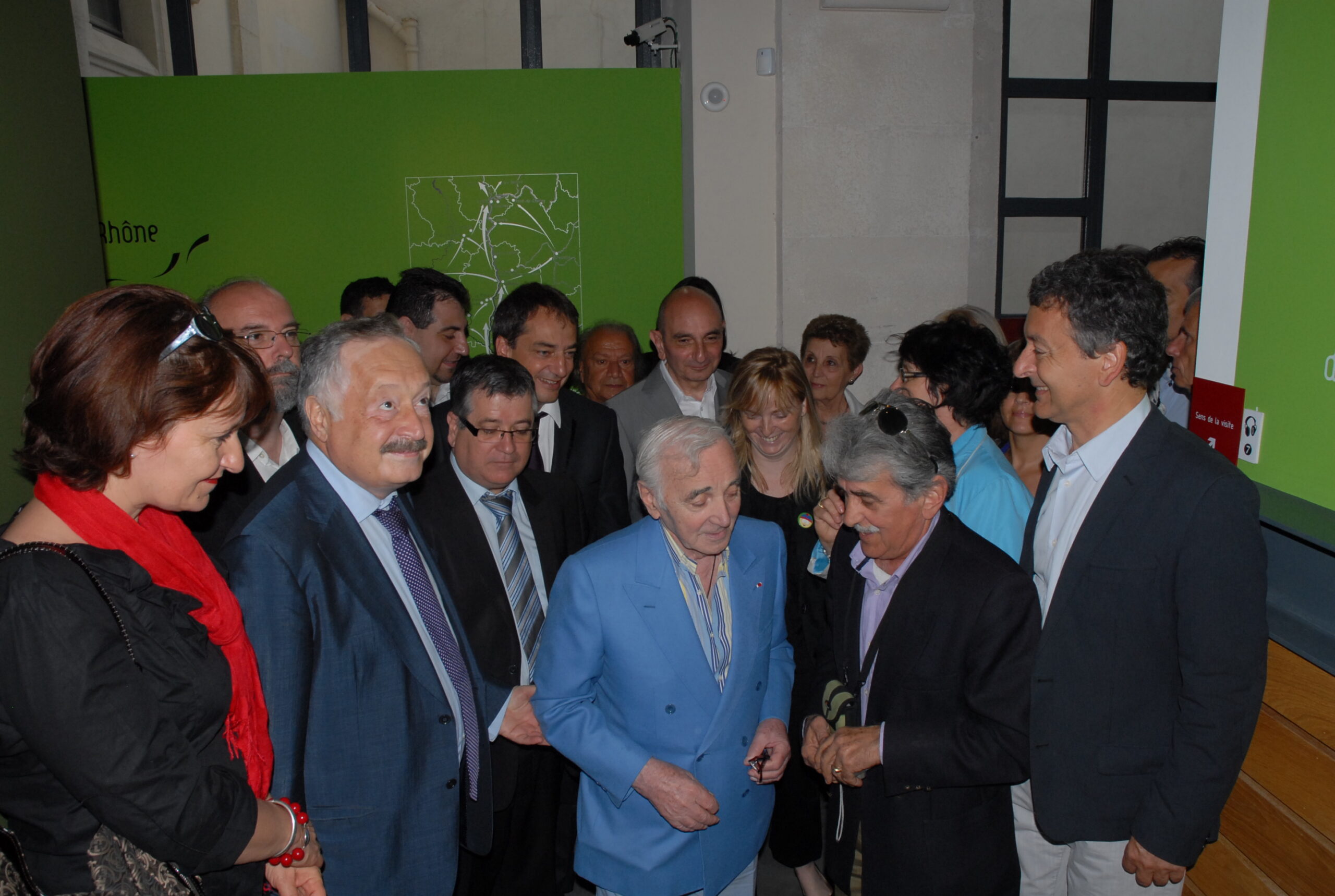 Charles Aznavour visite le Centre du Patrimoine arménien