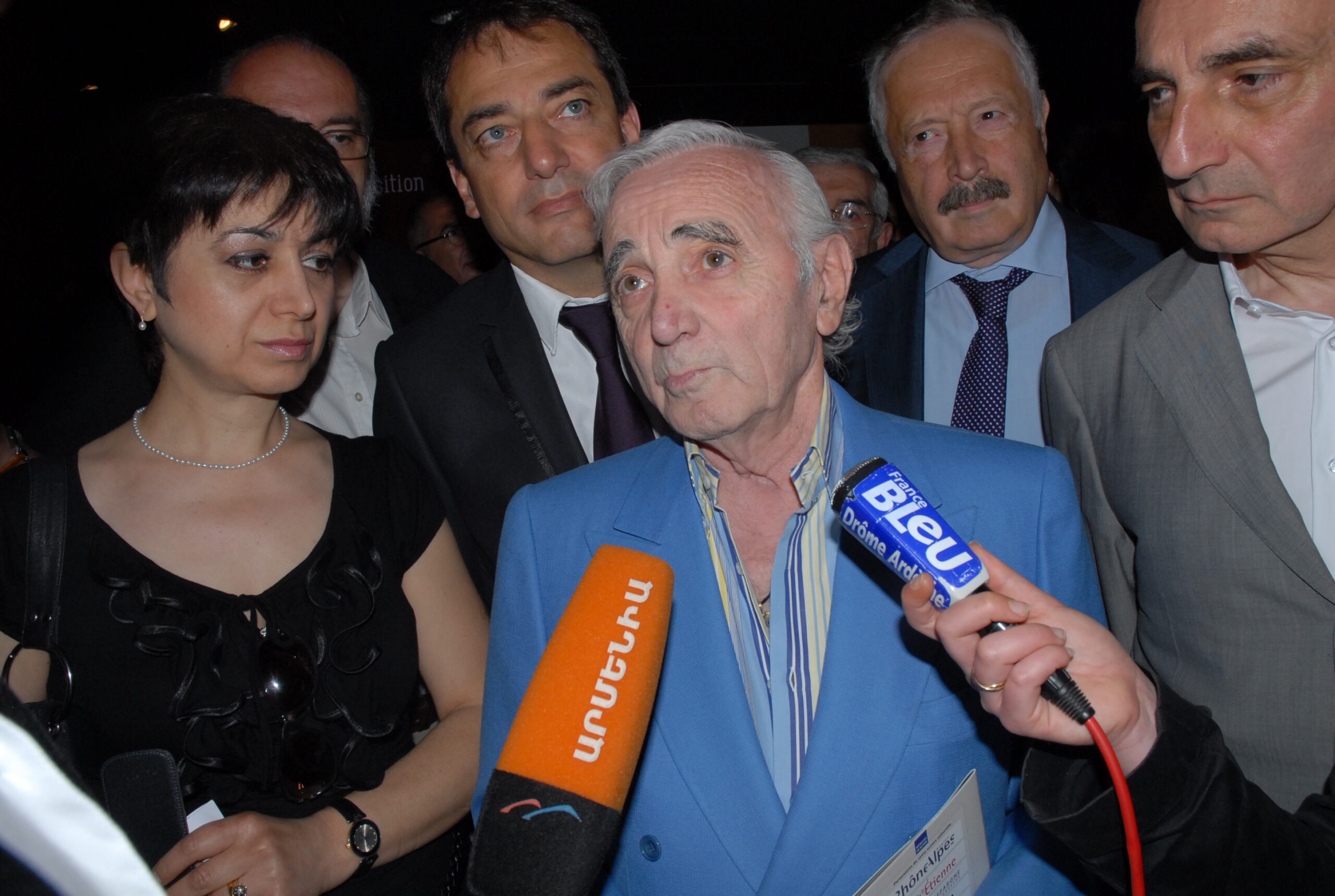 Charles Aznavour évoque le refus du Sénat de la Loi de pénalisation