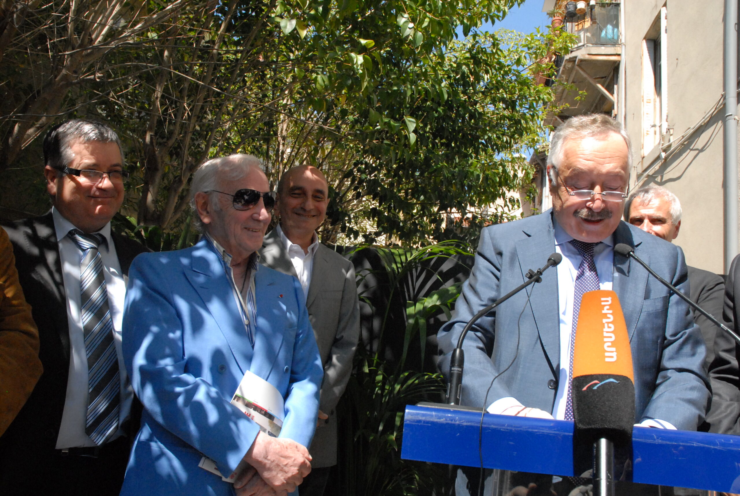 Charles Aznavour et Vicken Tchitétchian les Ambassadeurs