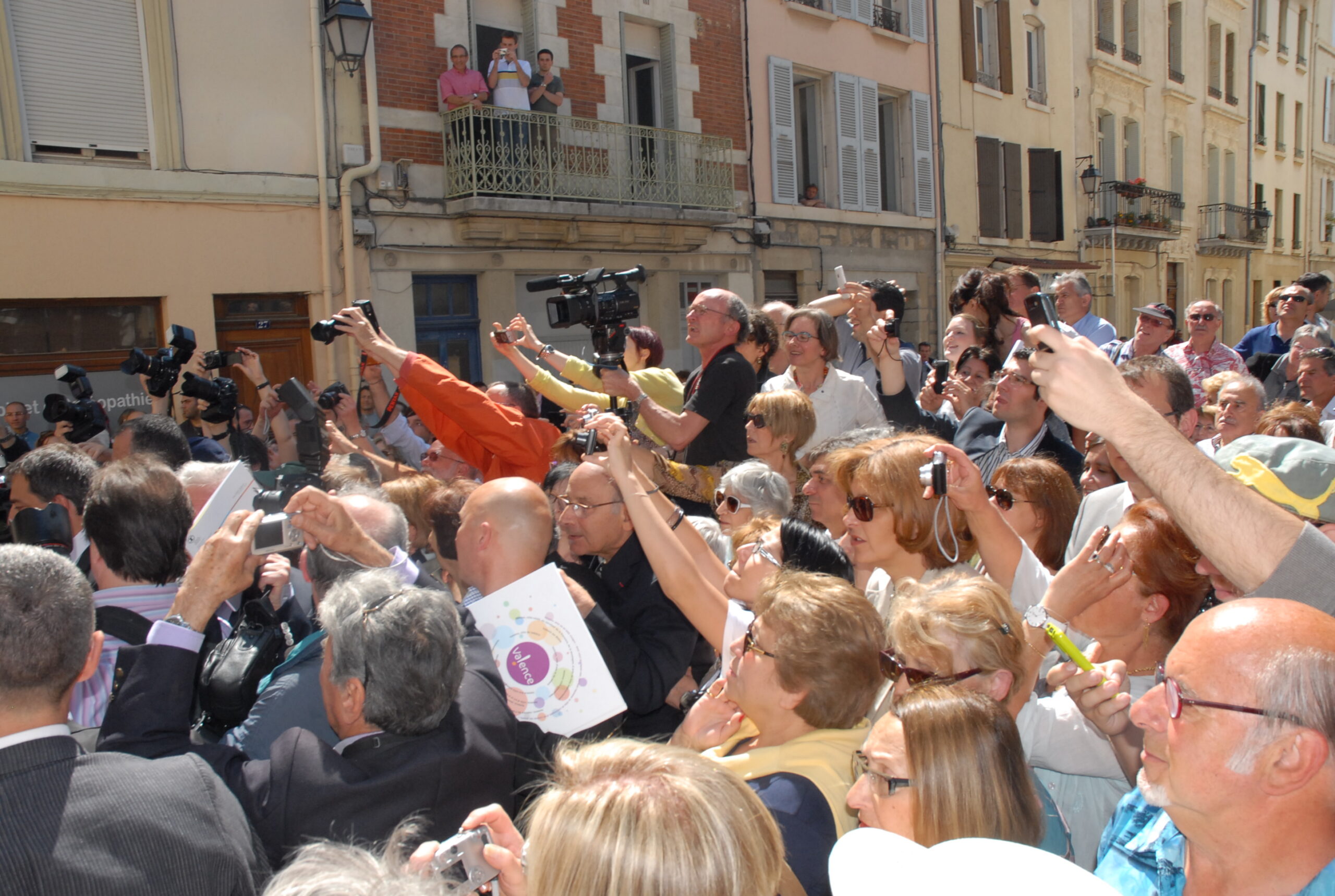 La foule pour Charles Aznavour à Valence