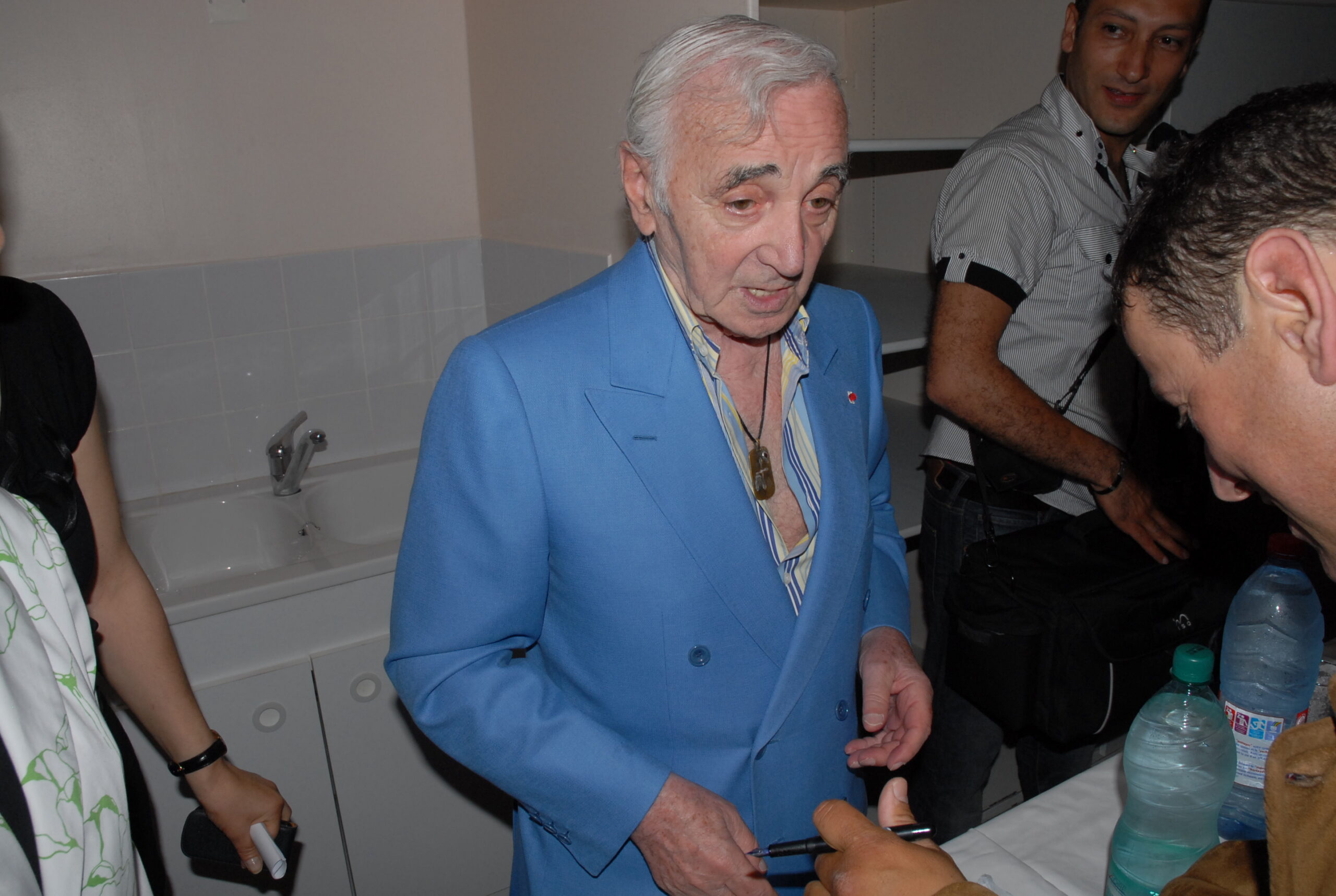 Charles Aznavour dédicace