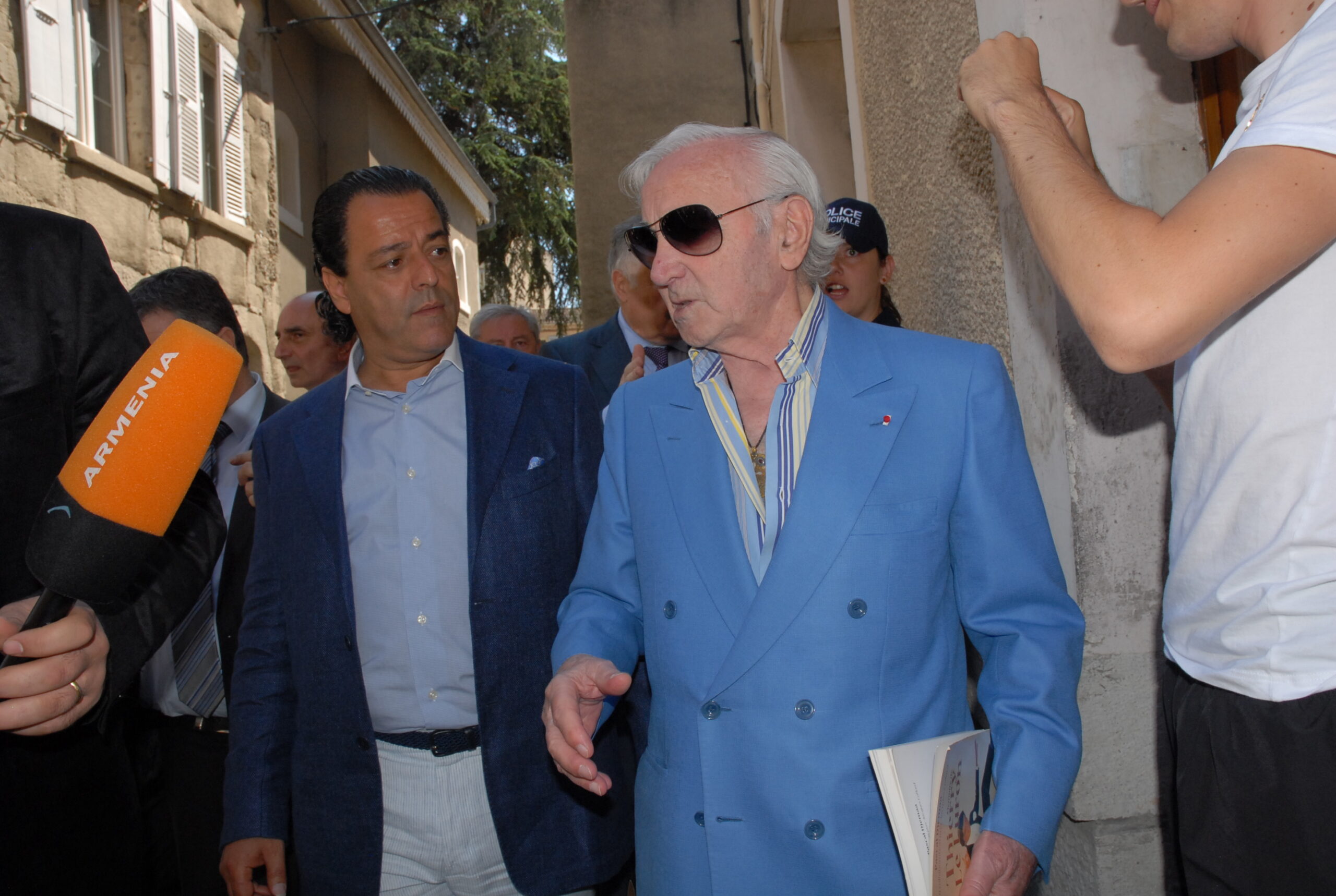 Charles Aznavour quitte le Square Charles Aznavour inauguré