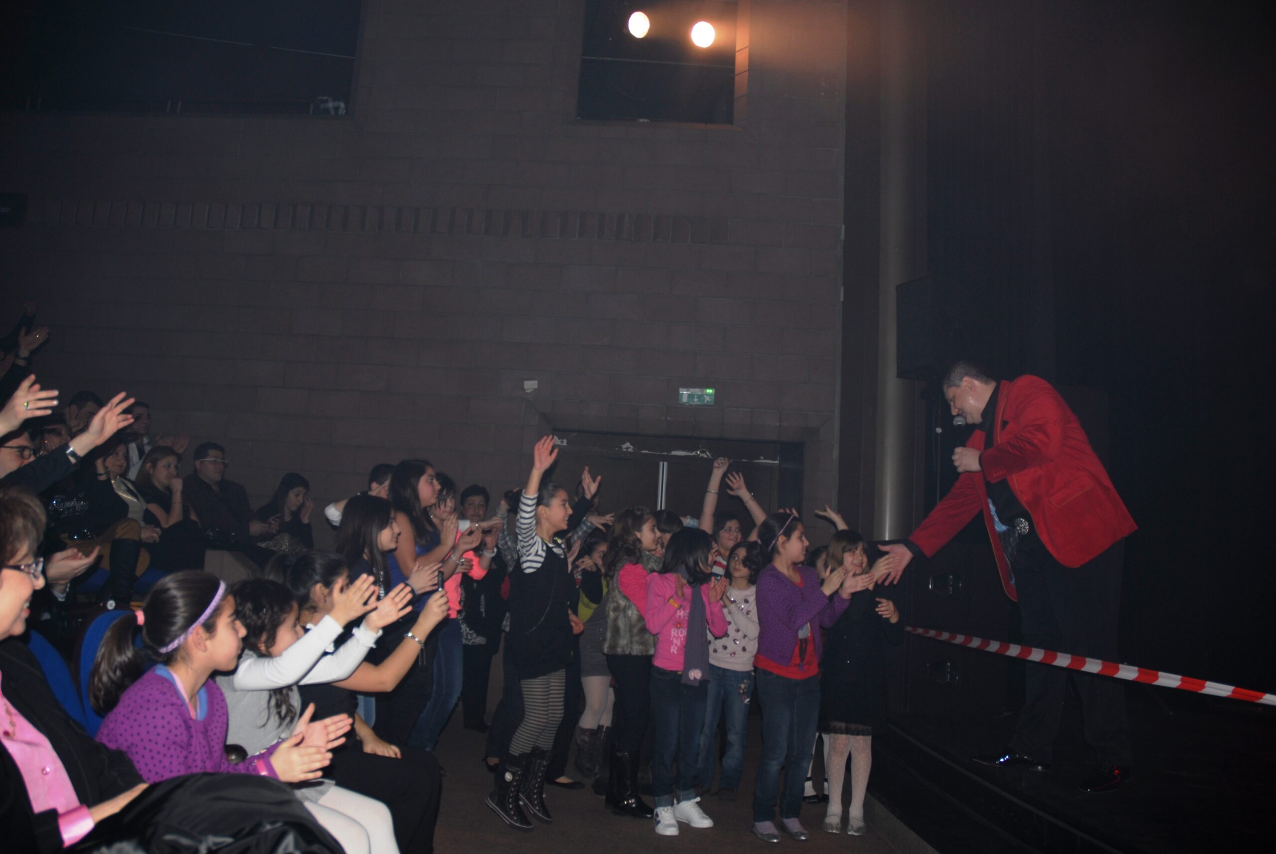 Les enfants, également fans d'Armenchik