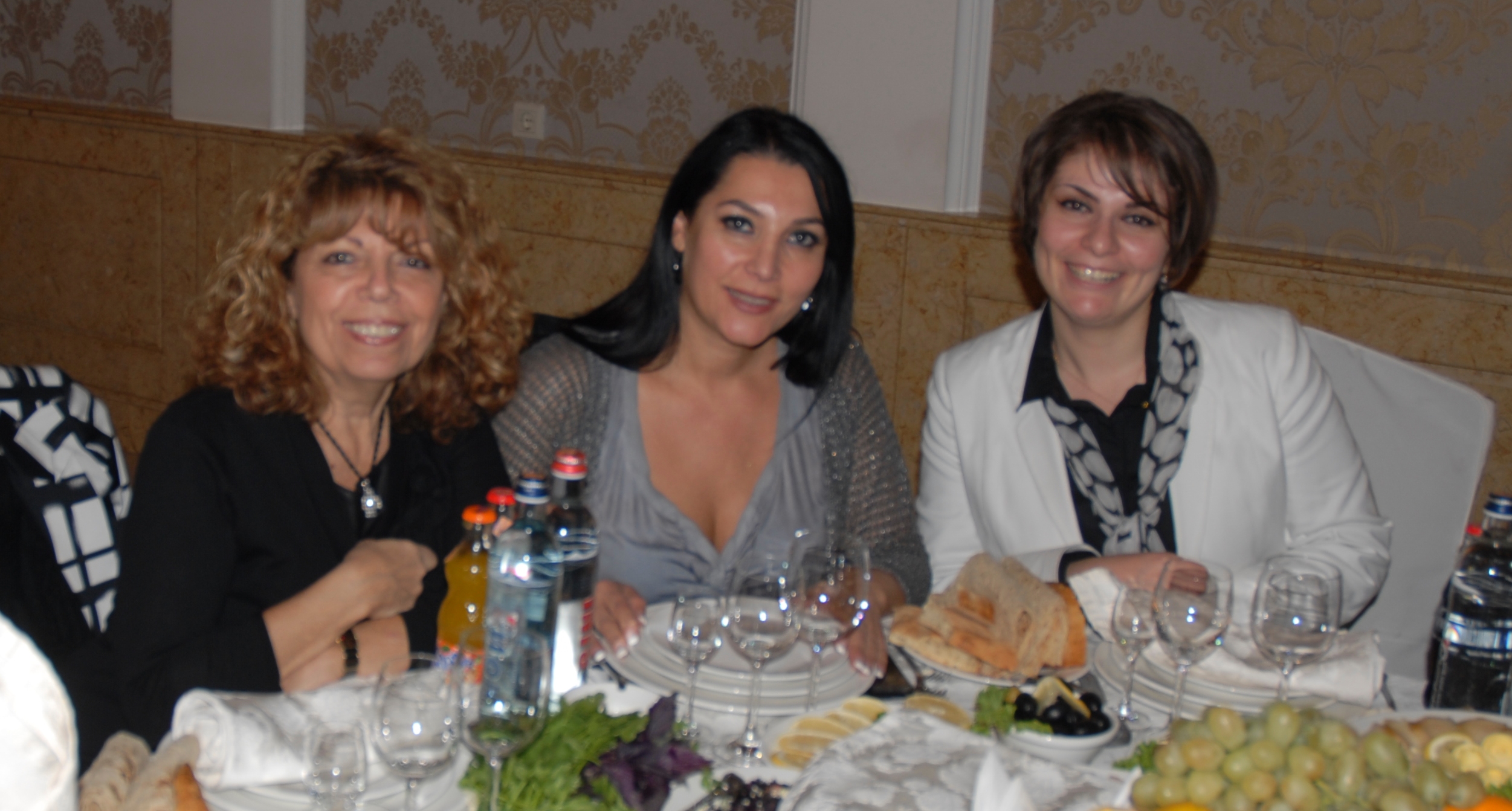 Sylvie Séropian, Naïra Sargsyan et Nariné Nalbandyan, membres de la CCIFA