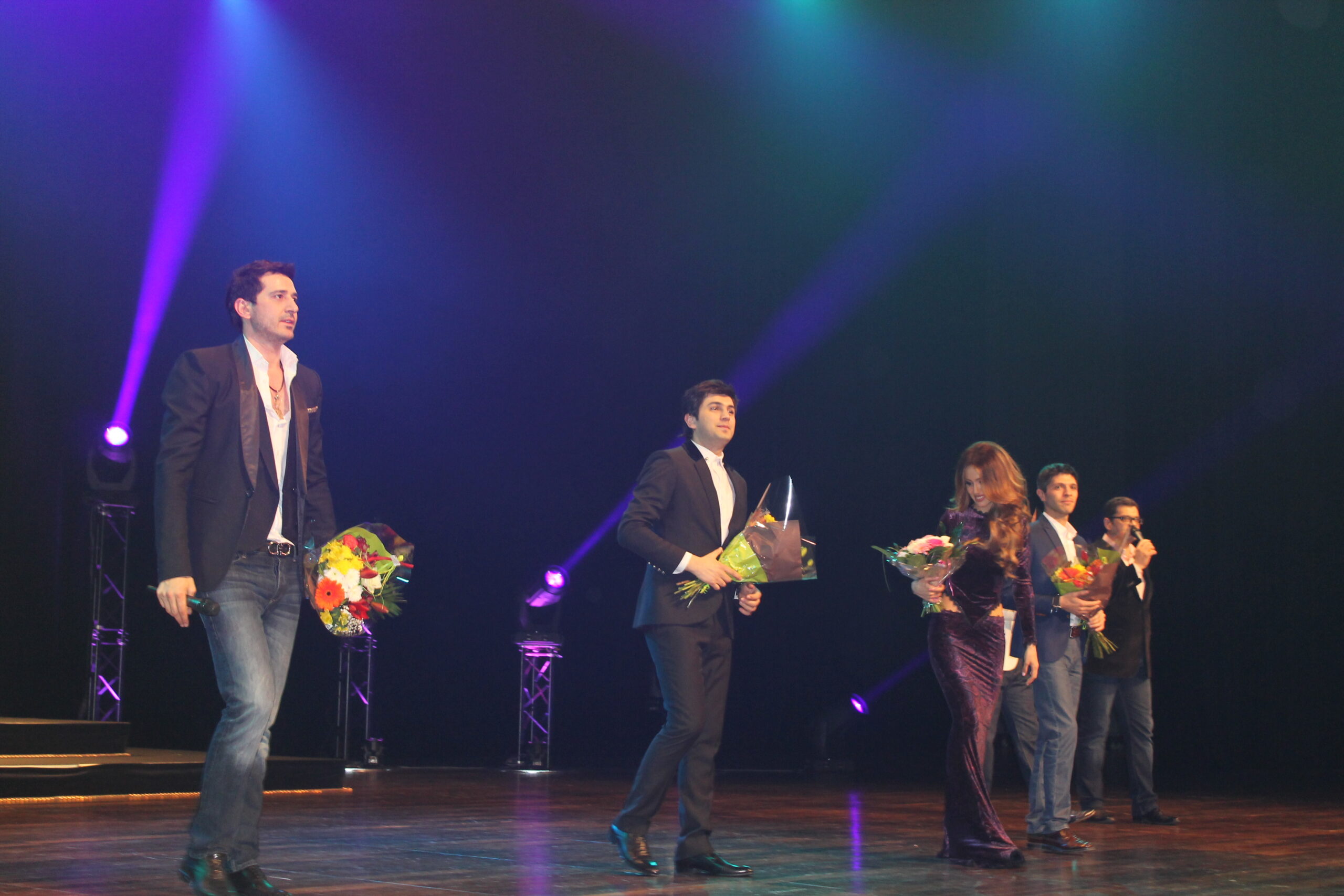 Les artistes face à l'ovation de la salle