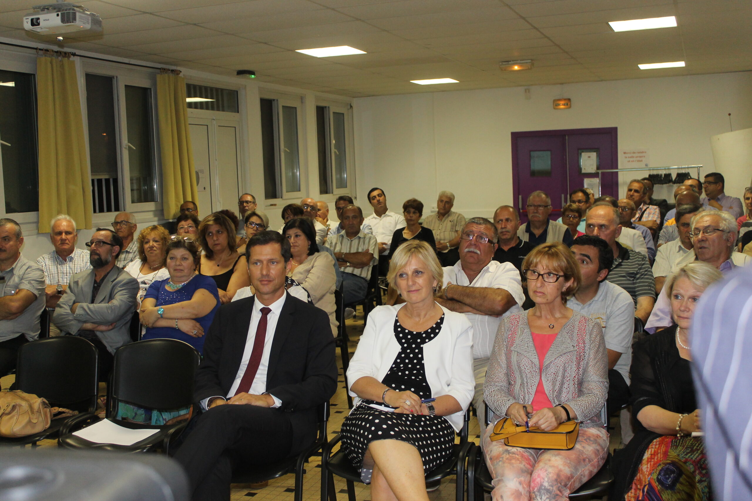 Un public nombreux à Valence (Drôme) pour la présentation des actions pour le 100ième anniversaire du génocide arménien