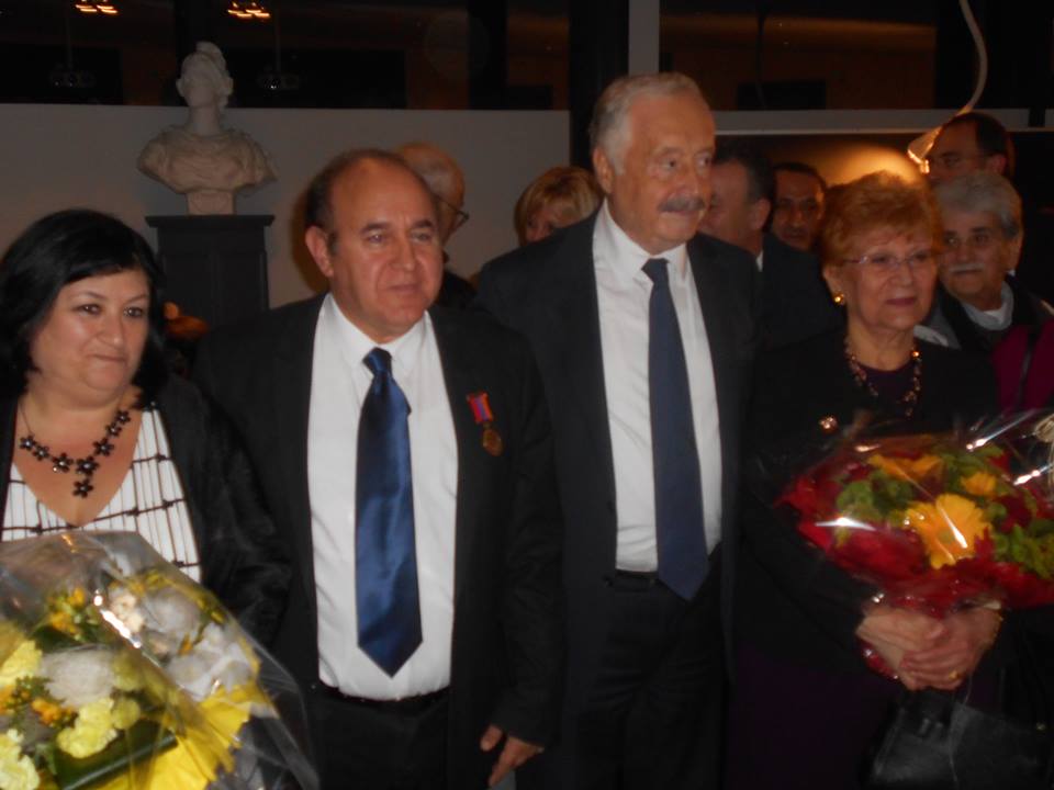 Achkhène et Krikor Amirzayan, l'Ambassadeur d'Arménie Viguén Tchitétchian et Marie (Mariam) Amirzayan