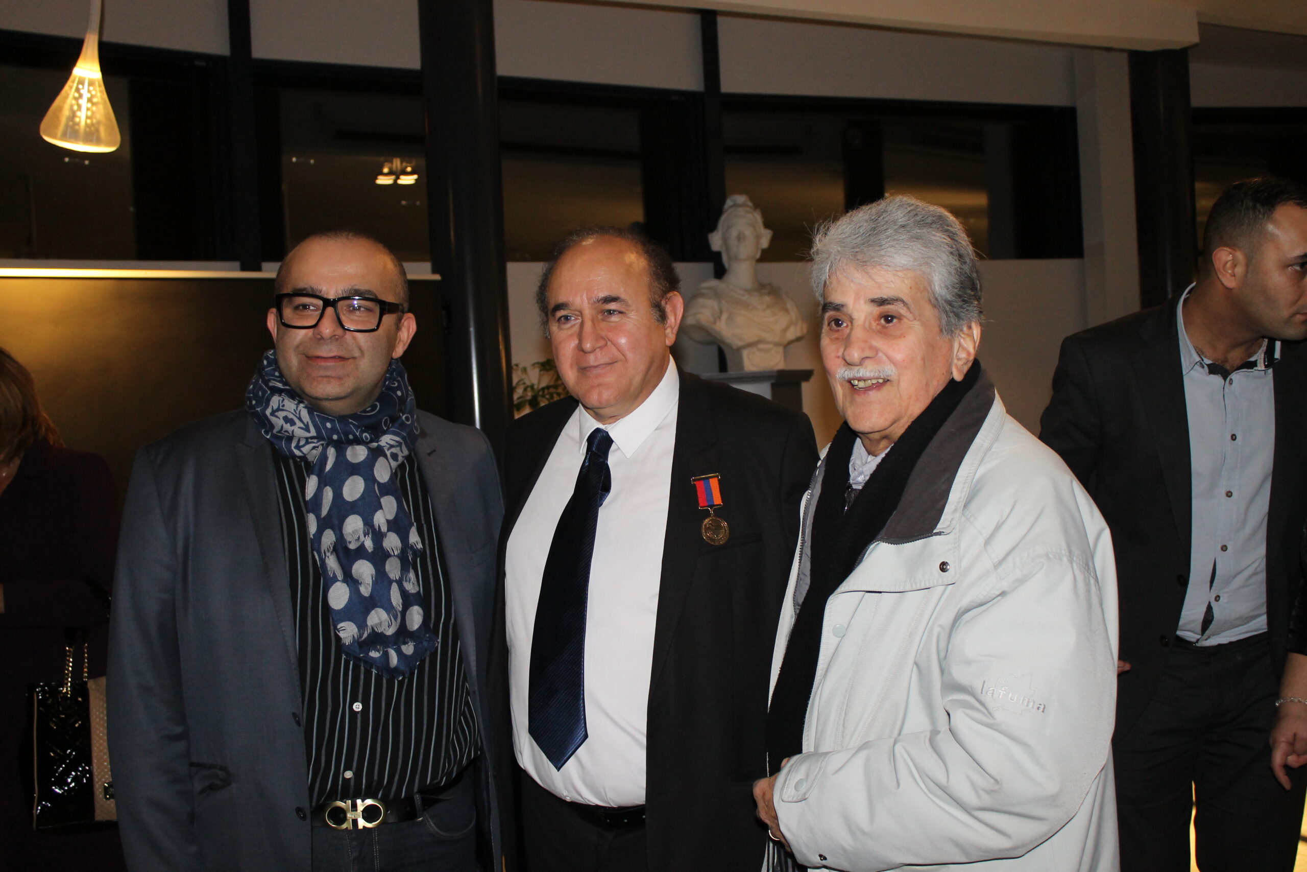 Georges Rastklan (Conseiller municipal de Valence), Krikor Amirzayan et Vartkés Vartanian (président Ucfaf Valence)