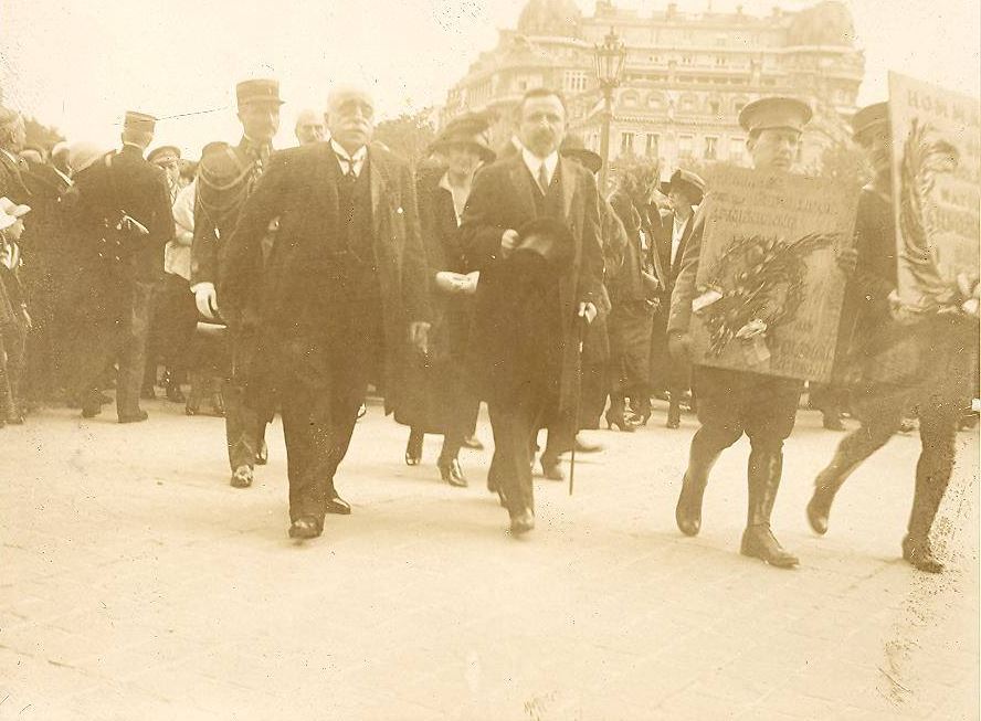 boghos_nubar_pacha_and_avetis_aharonian__paris__1921_-1.jpg