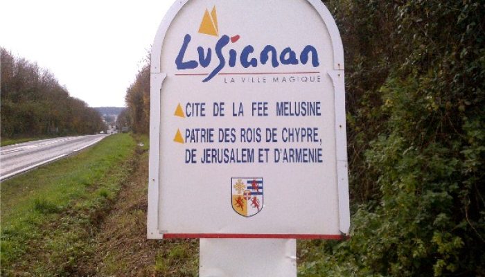 arc_lusignan-panneau.jpg